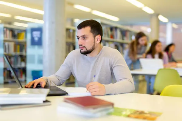 Curso Livre: Leitura e Escrita Acadêmica